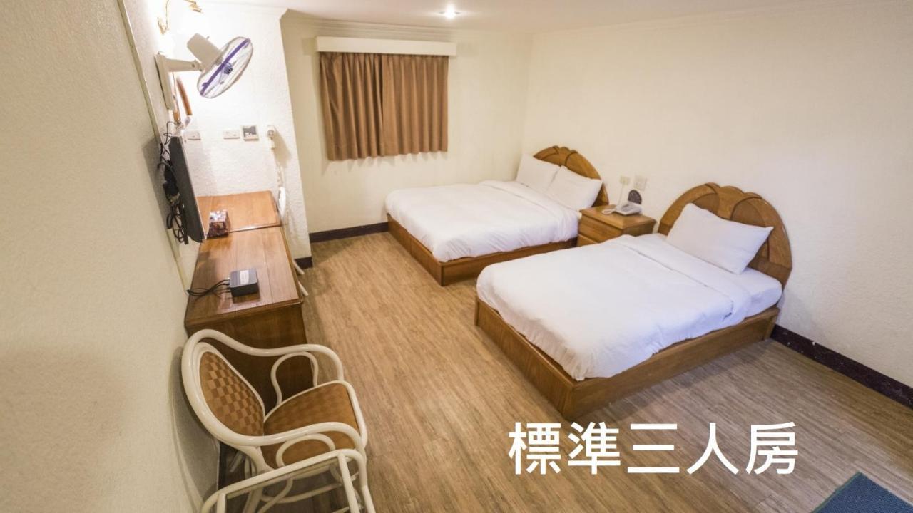 Tzu Chi Hotel Pingtung Bagian luar foto