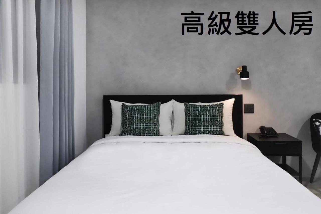 Tzu Chi Hotel Pingtung Bagian luar foto