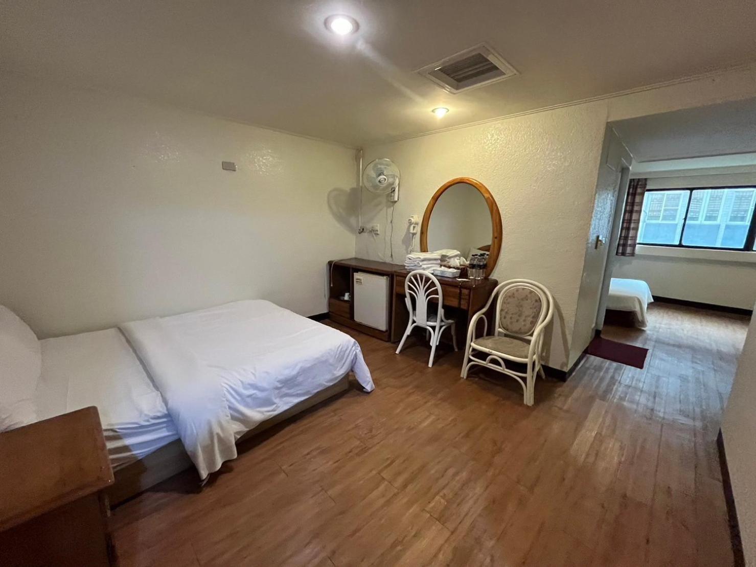 Tzu Chi Hotel Pingtung Bagian luar foto